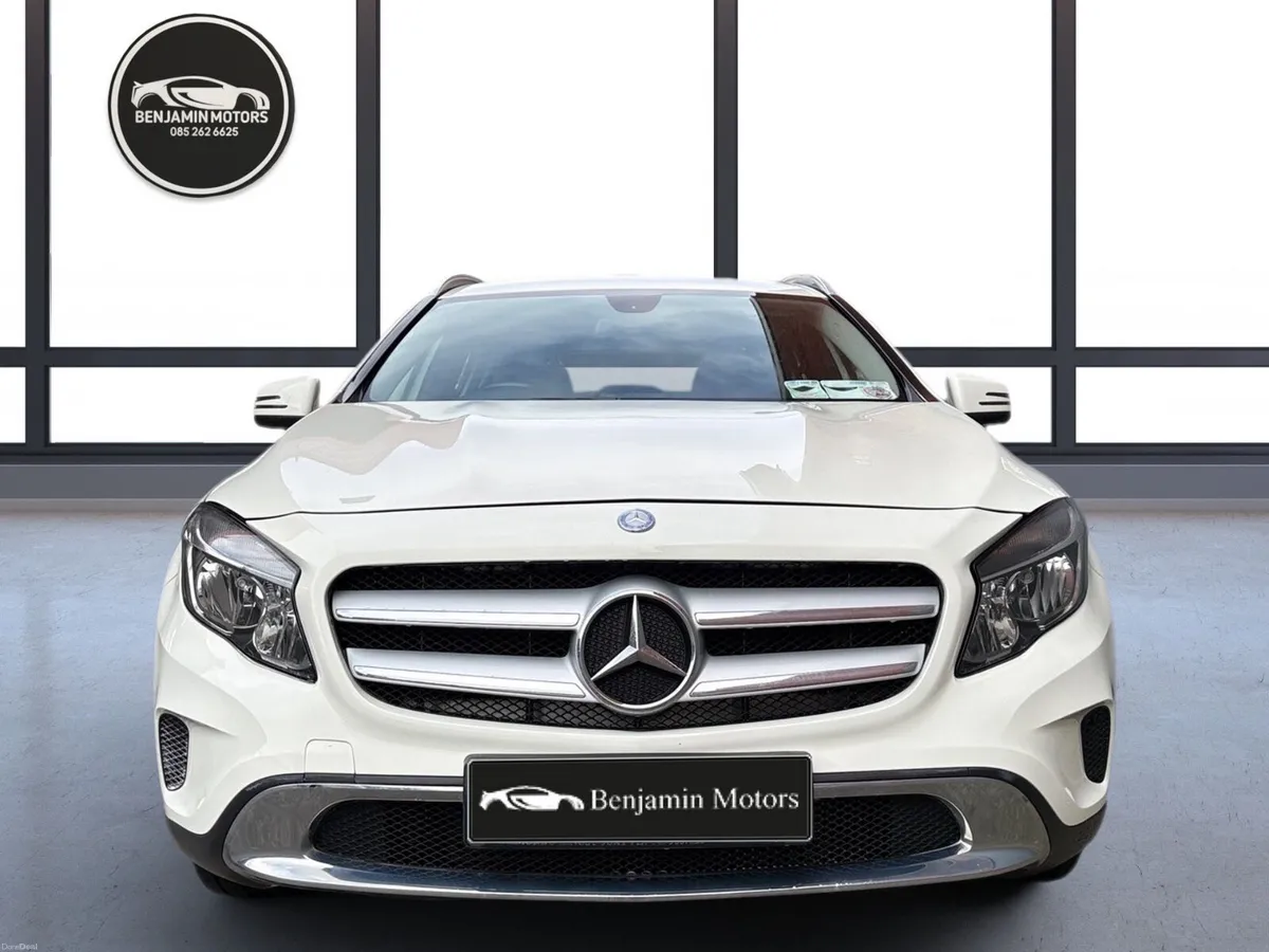 Mercedes-Benz GLA 2015 Urban Auto Low Miles - Image 3