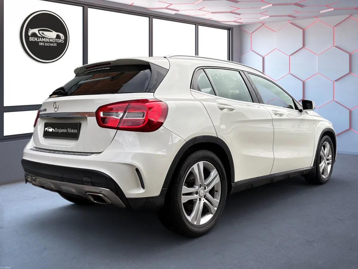 Mercedes-Benz GLA 2015 Urban Auto Low Miles - Image 4