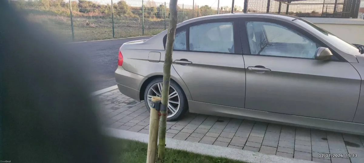 BMW320I - Image 2