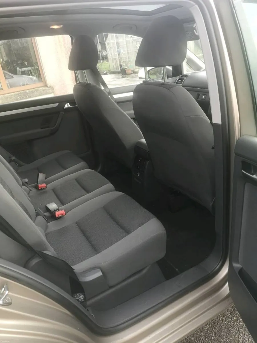 Volkswagen Touran - Image 4
