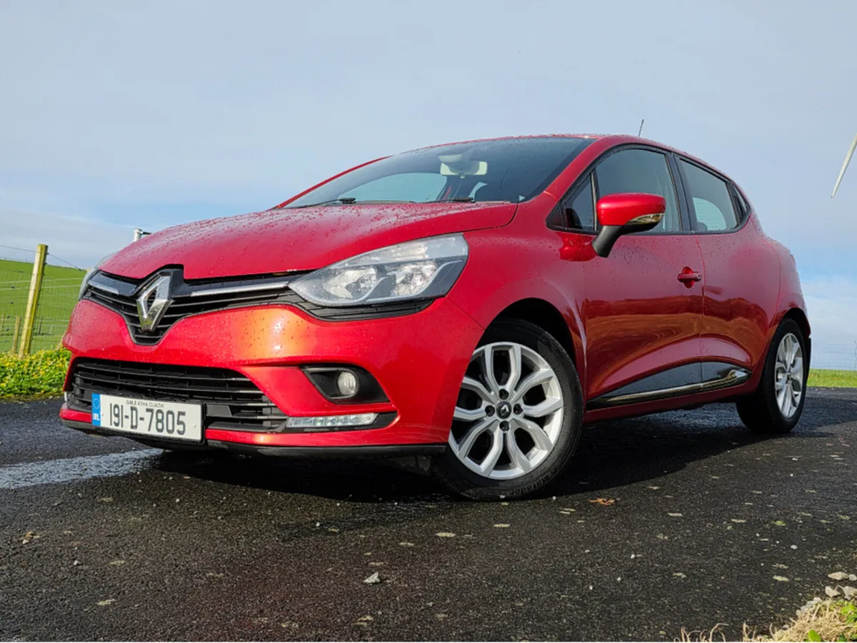 Renault Clio IV DYNAMIQUE NAV TCE 90 M 4DR - Image 1