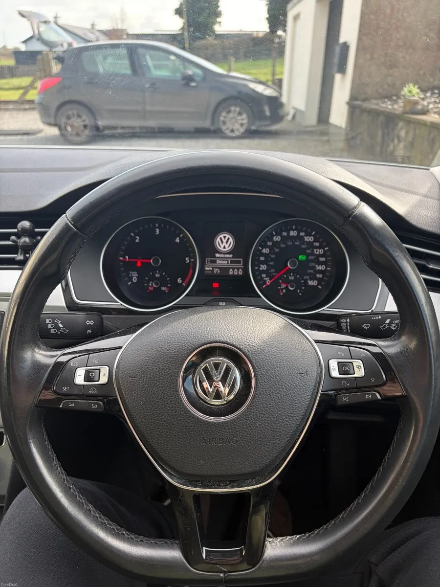 Volkswagen Passat 2017 - Image 4