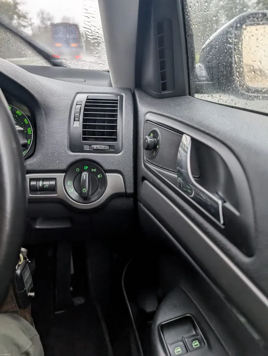 Skoda Octavia 2008 - 1.9TDI , good condition ! - Image 4