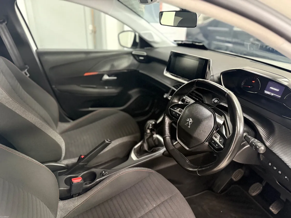 Peugeot 208 2020. 1.2 PURETECH - Image 4