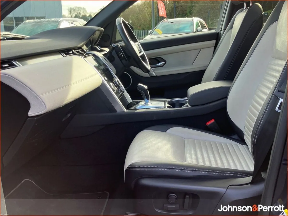 Land Rover Discovery Sport 1.5 I3 PHEV 300 PS AWD - Image 4