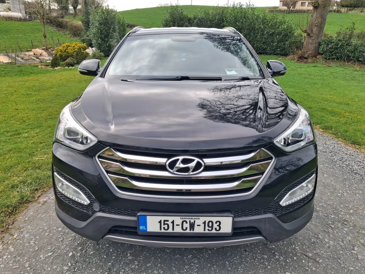 151 Hyundai Santa Fe 7 seater Low km - Image 2