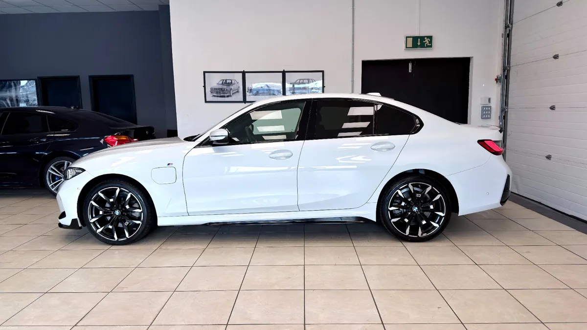 BMW 330e Msport - Image 3