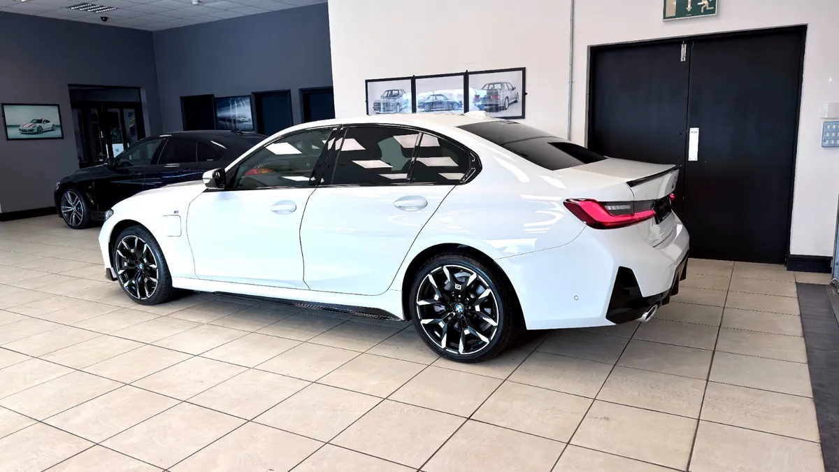 BMW 330e Msport - Image 4