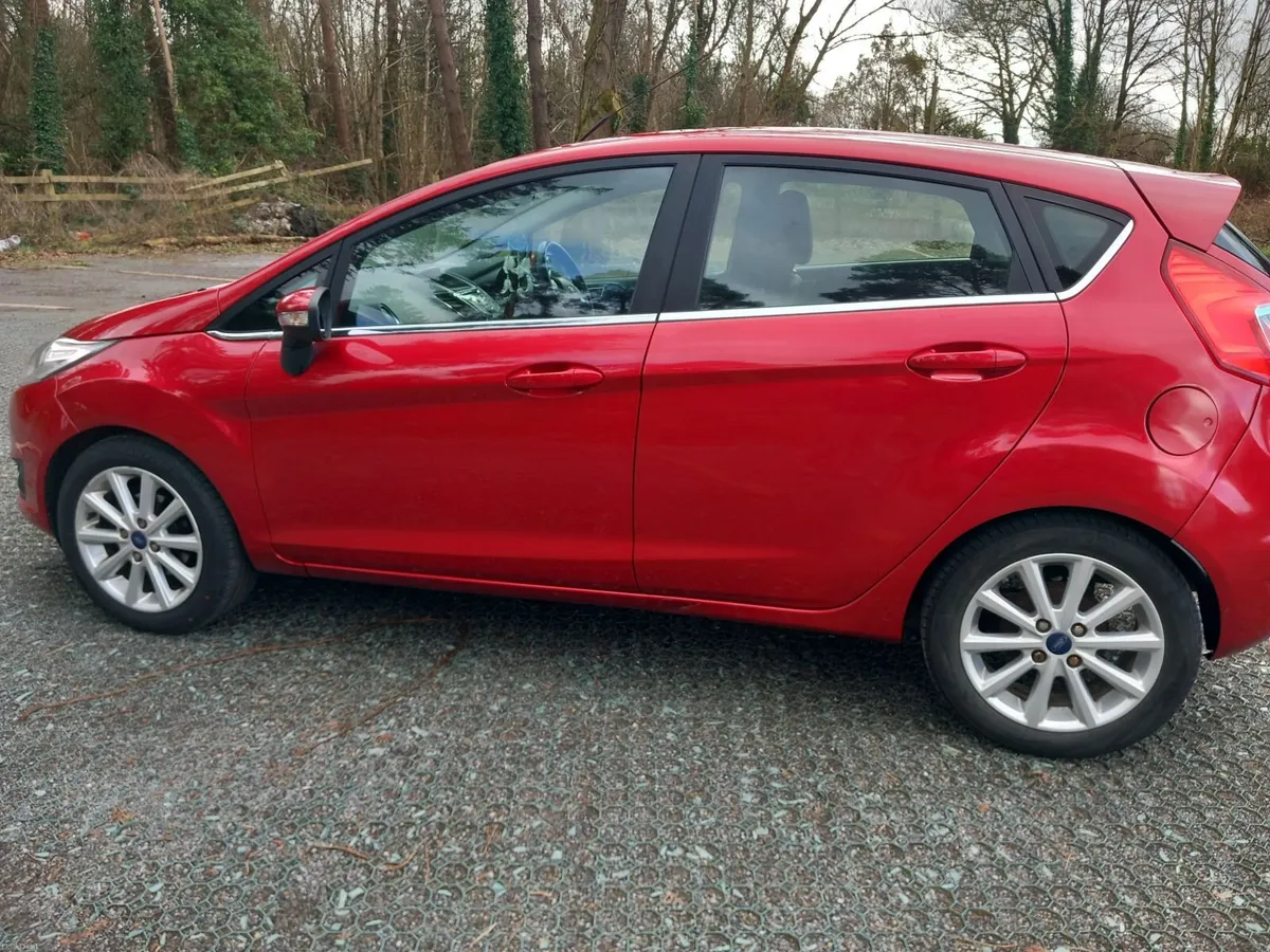 Ford Fiesta 2016 - Image 2