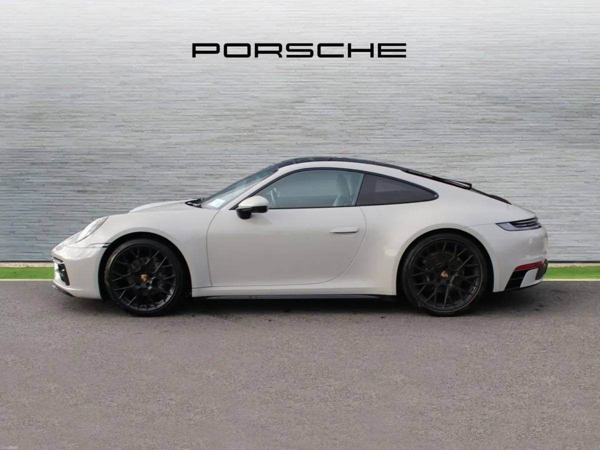 Porsche 911 Carrera - Image 4