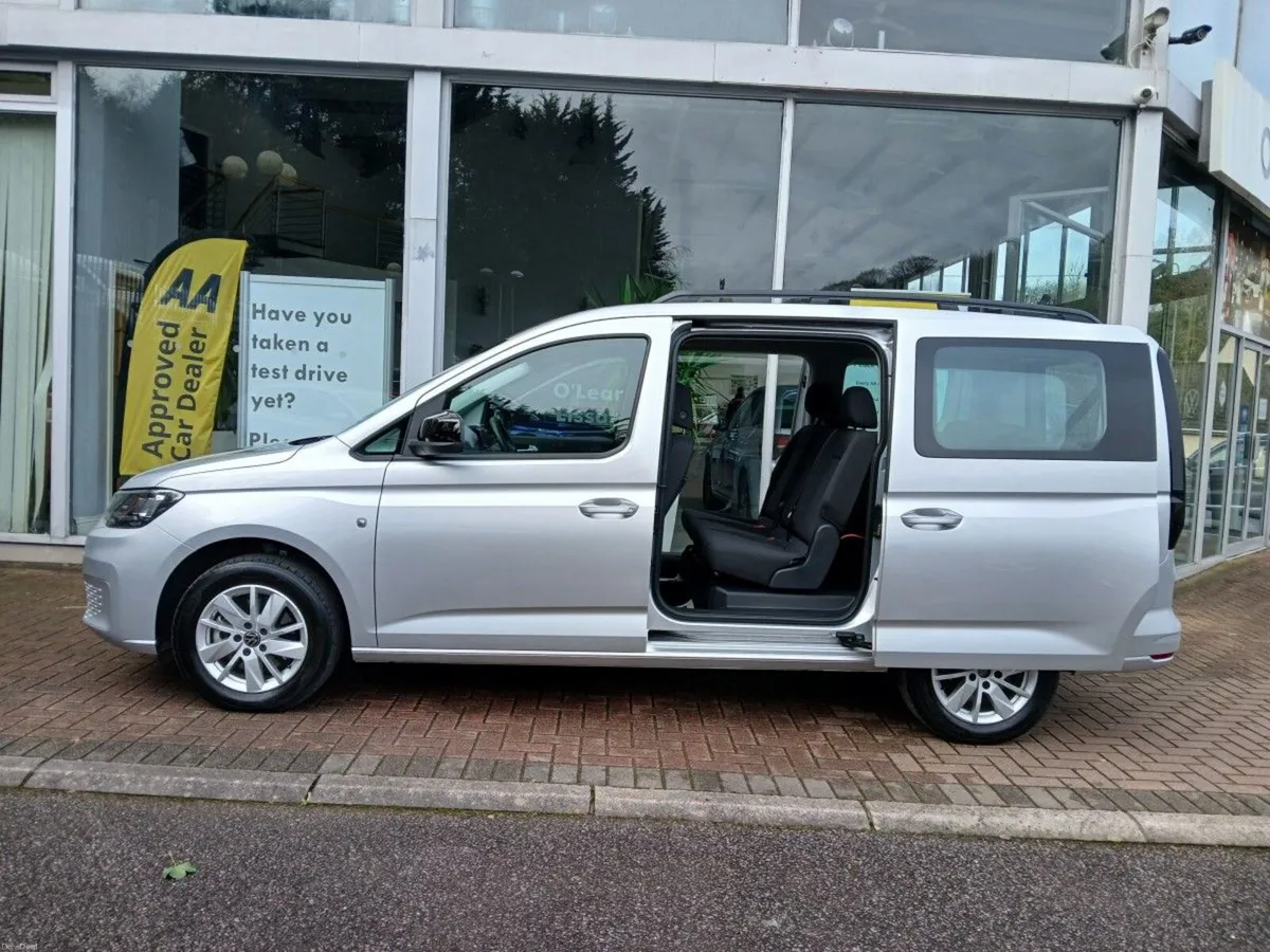Volkswagen Caddy Maxi Life  TDI 7 SEATER DSG, SILV - Image 6