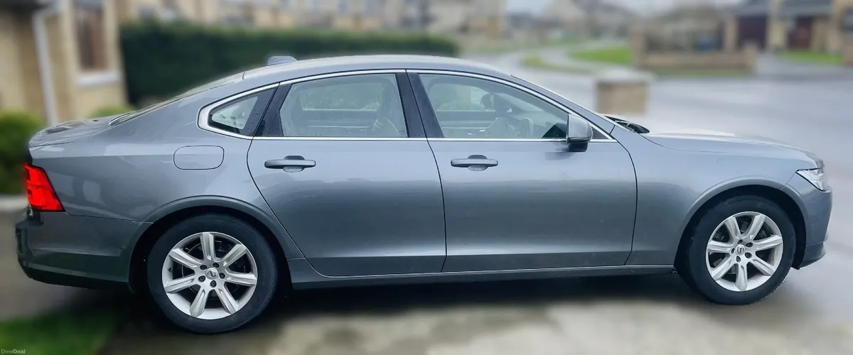 2017 Volvo S90 D3 Momentum Auto | 164,000 KM - Image 3