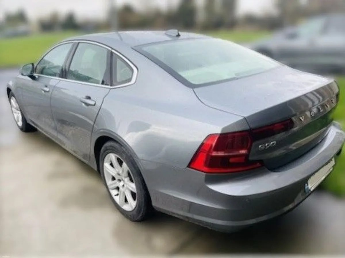 2017 Volvo S90 D3 Momentum Auto | 164,000 KM - Image 4