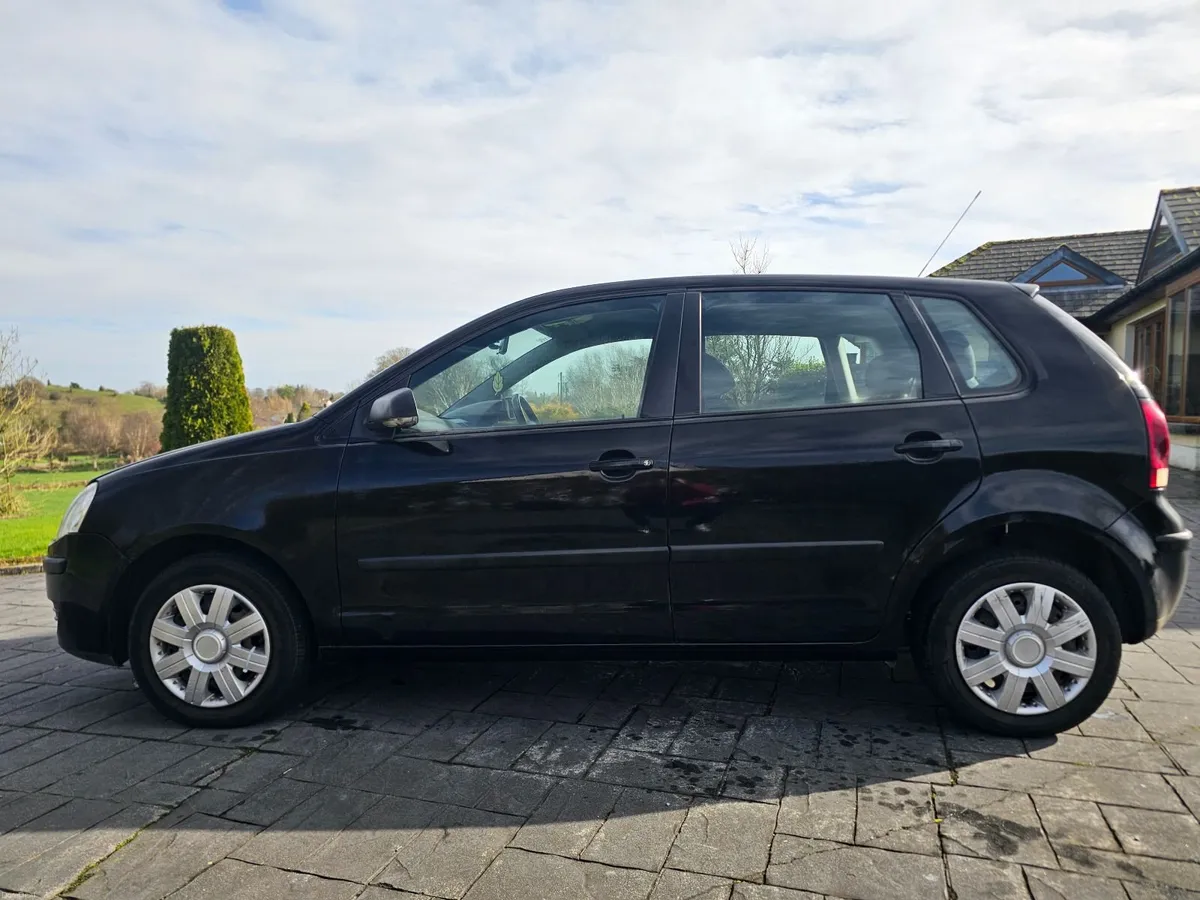 Volkswagen Polo 2009 - Image 2