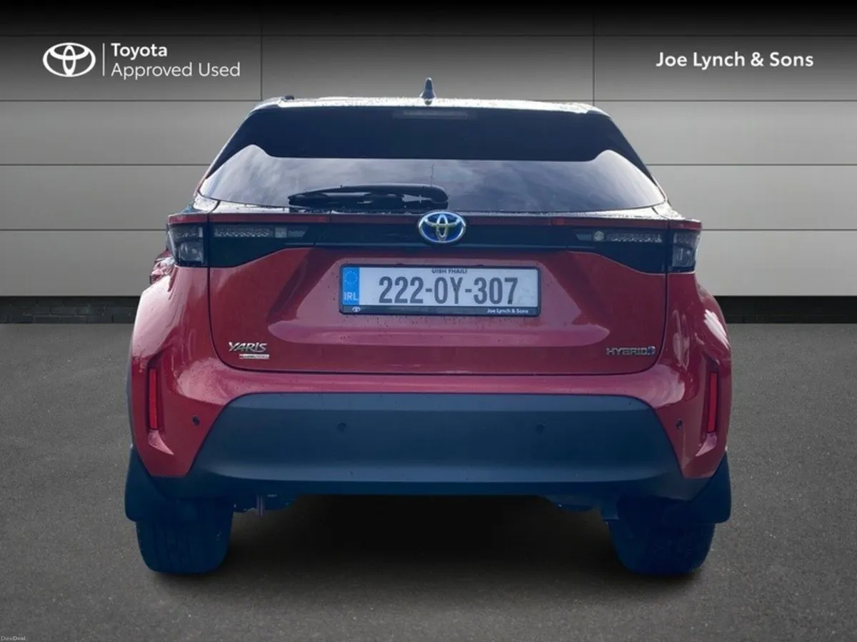 Toyota Yaris Cross Hybrid Luna Sport Bi-Tone - Image 4