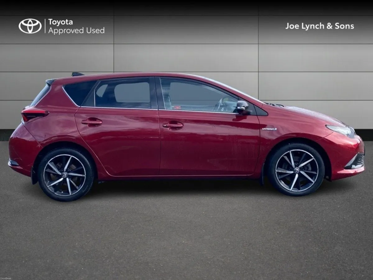 Toyota Auris AURIS HYBRID LUNA SPORT - Image 3