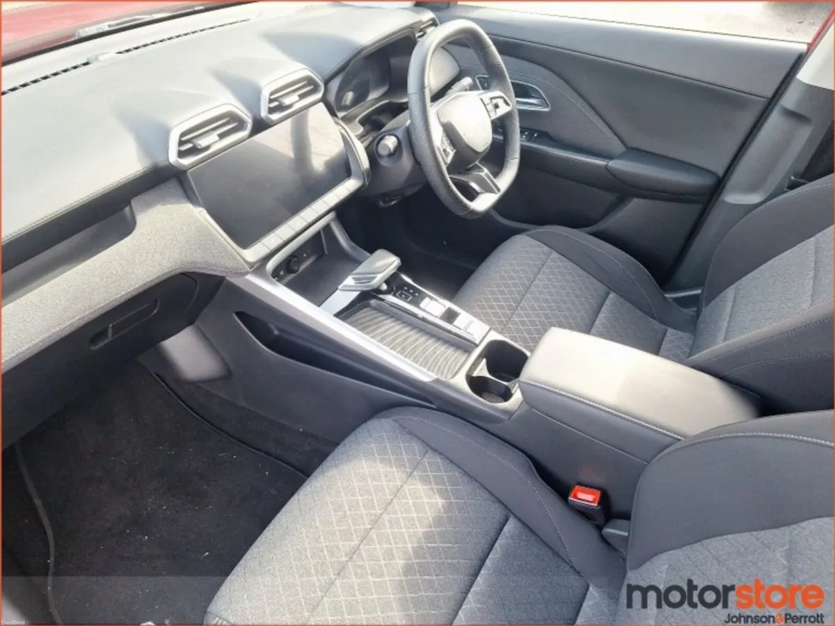 MG ZS Excite HEV **LIKE NEW / HUGE WARRANTY** - Image 4