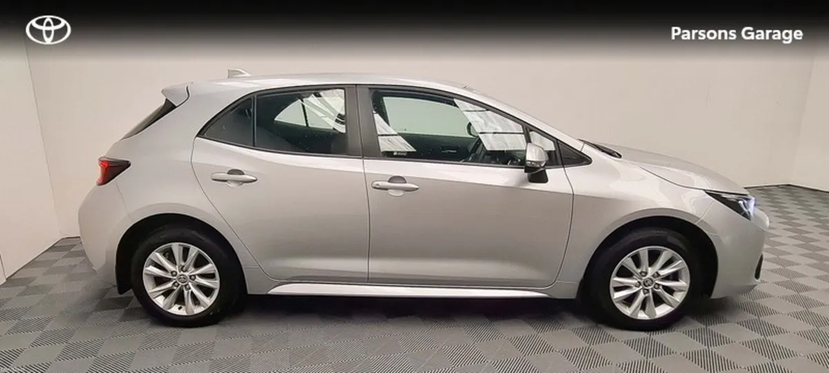 Toyota Corolla COROLLA H/B LUNA - Image 3