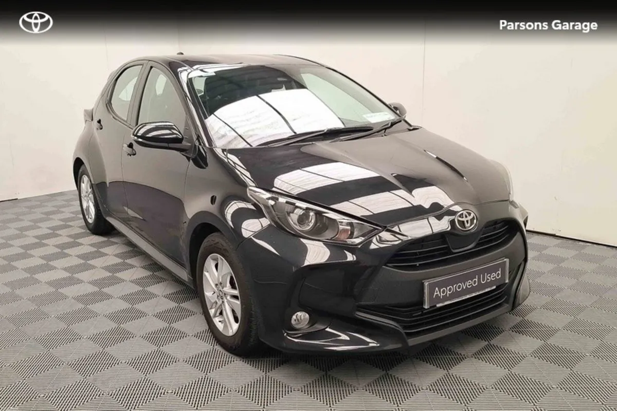 Toyota Yaris YARIS 1.5 LUNA - Image 1