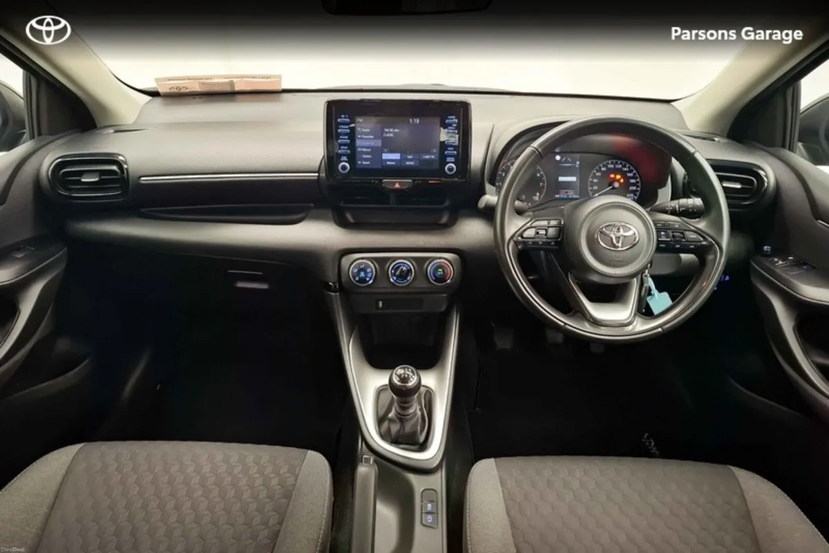Toyota Yaris YARIS 1.5 LUNA - Image 6