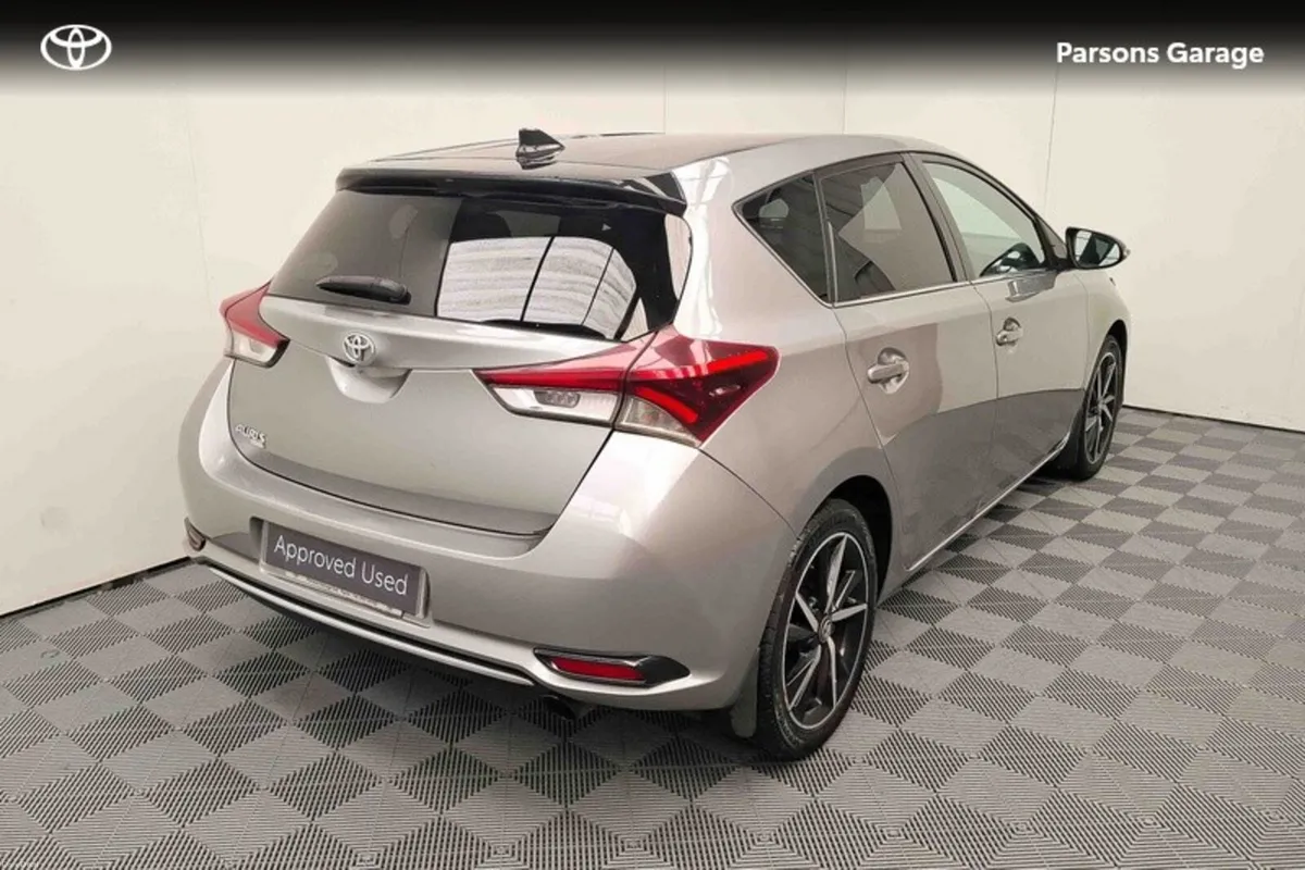 Toyota Auris AURIS 1.2 D-4T LUNA SPORT - Image 3