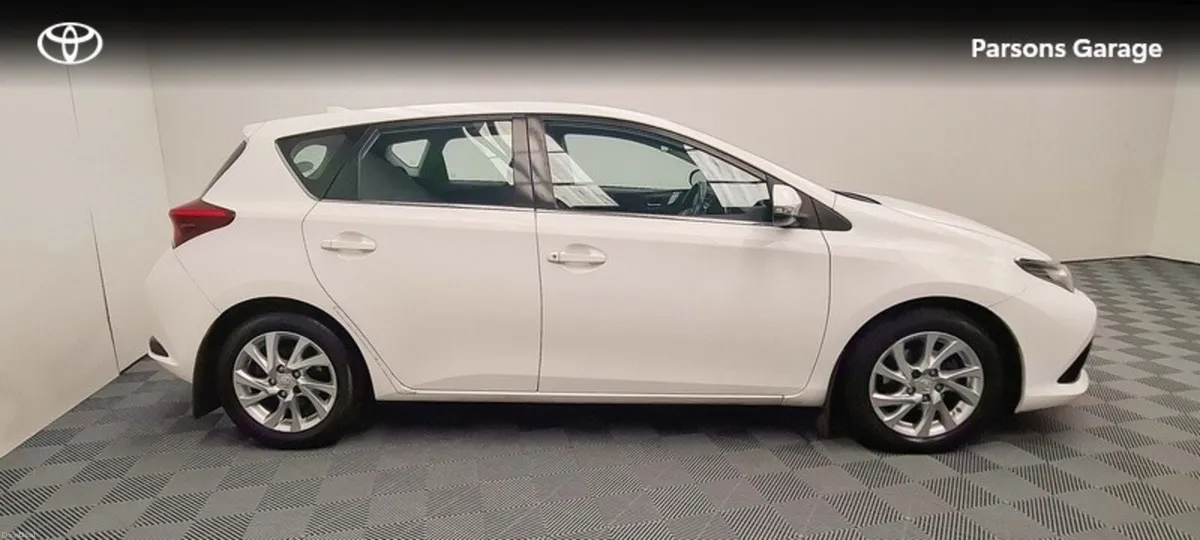 Toyota Auris 1.2T ICON VVT-I 114BHP 5DR - Image 2