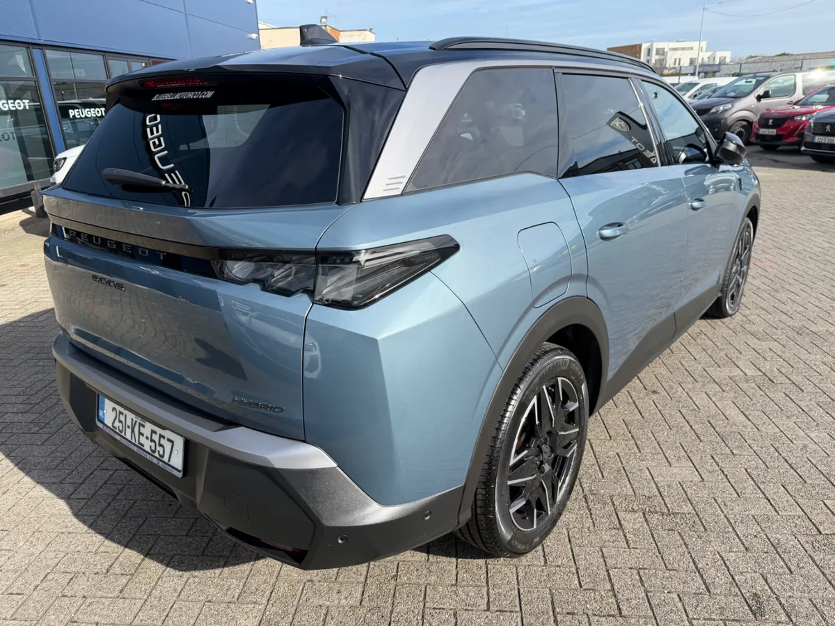 2025 Peugeot 5008 GT hybrid - Image 5