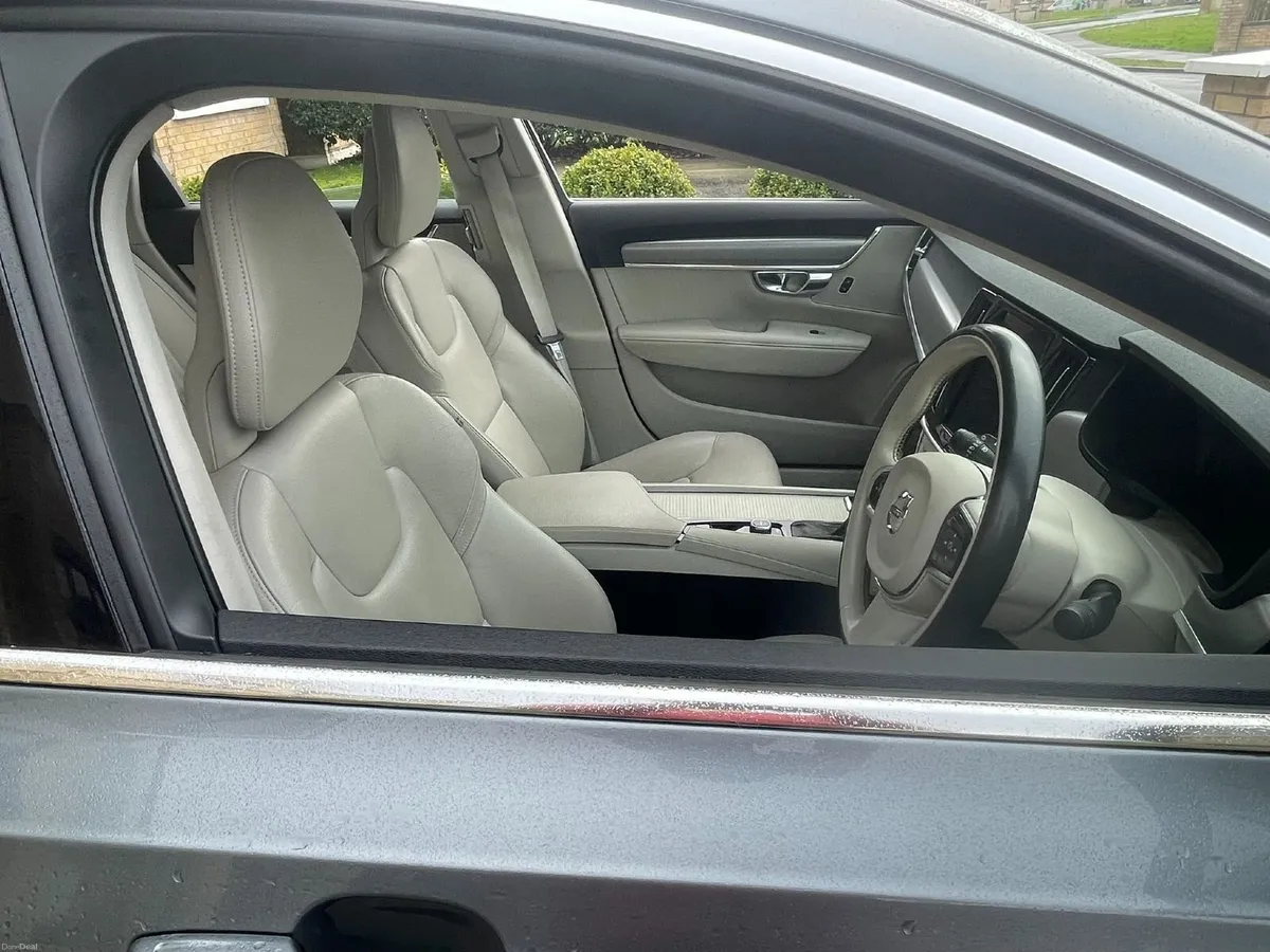 2017 Volvo S90 D3 Momentum Auto | 164,000 KM - Image 1