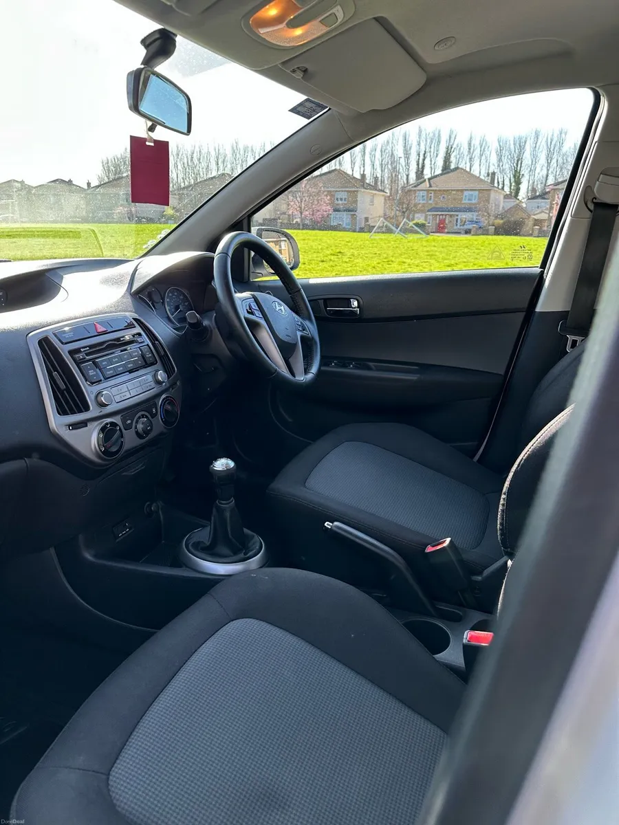 142 Hyundai i20 - Image 4