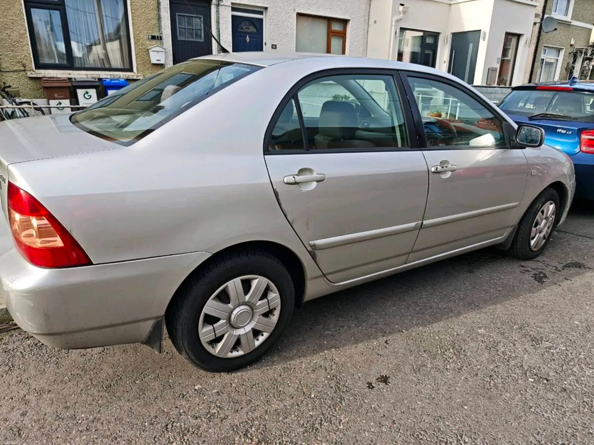 Toyota corolla - Image 3