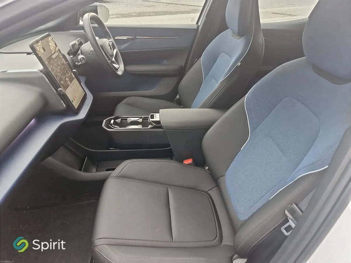 Volvo EX30 Fully Electric, Extended Range, 272hp P - Image 4