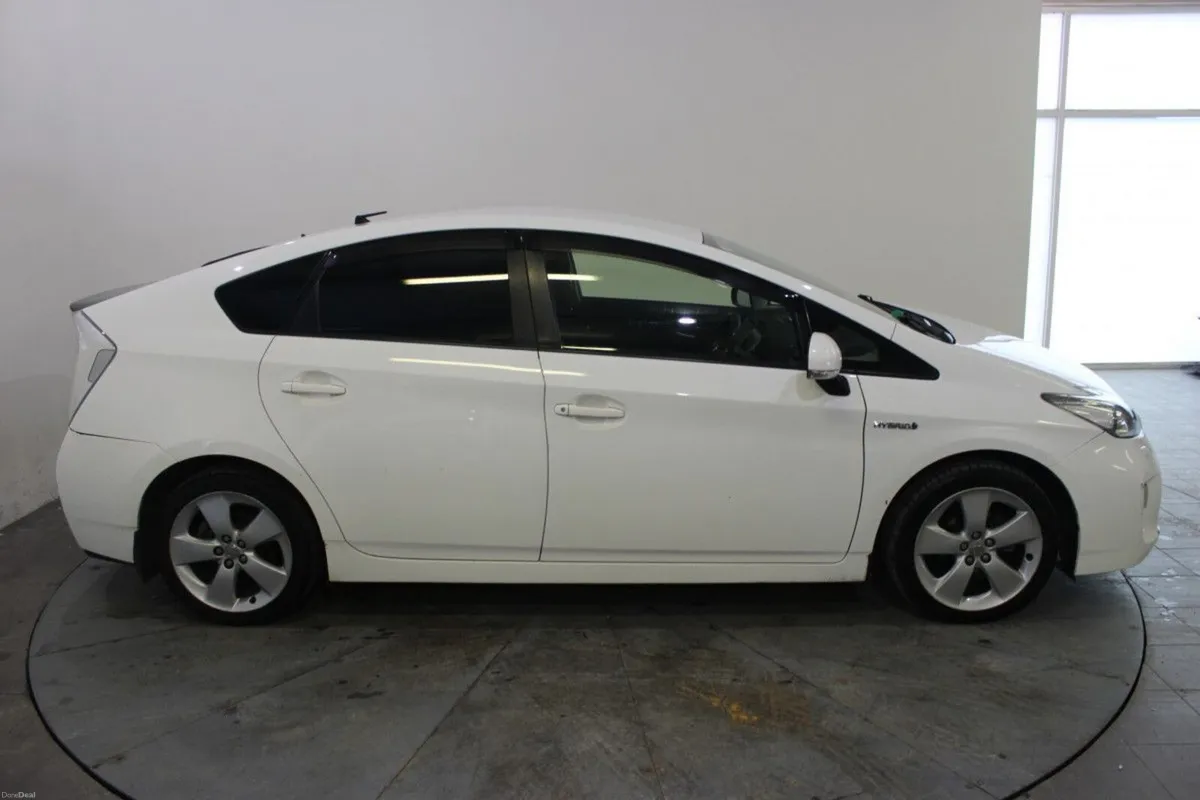 Toyota Prius 1.8 Hybrid DAA-ZVW30 (TENDER 7) - Image 3