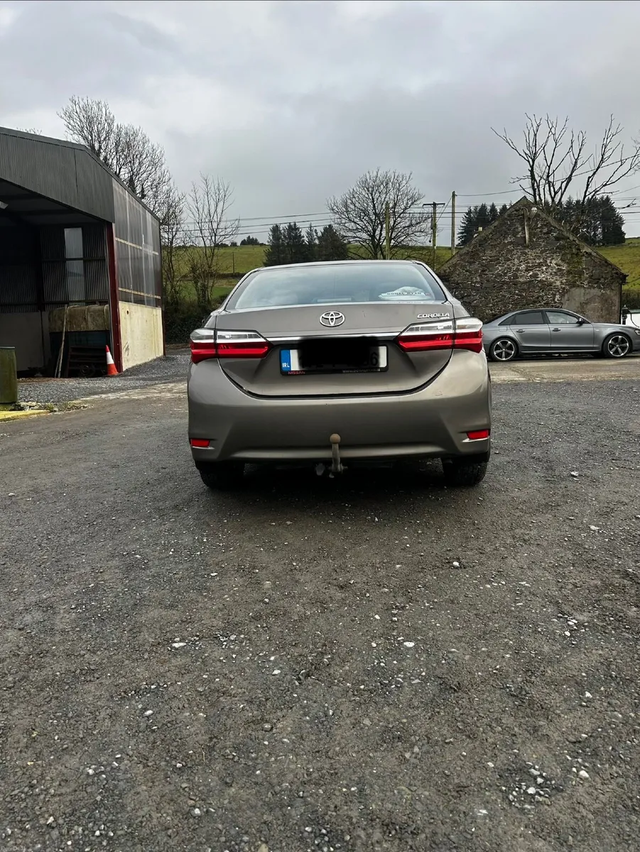 Toyota Corolla 2017 - Image 3