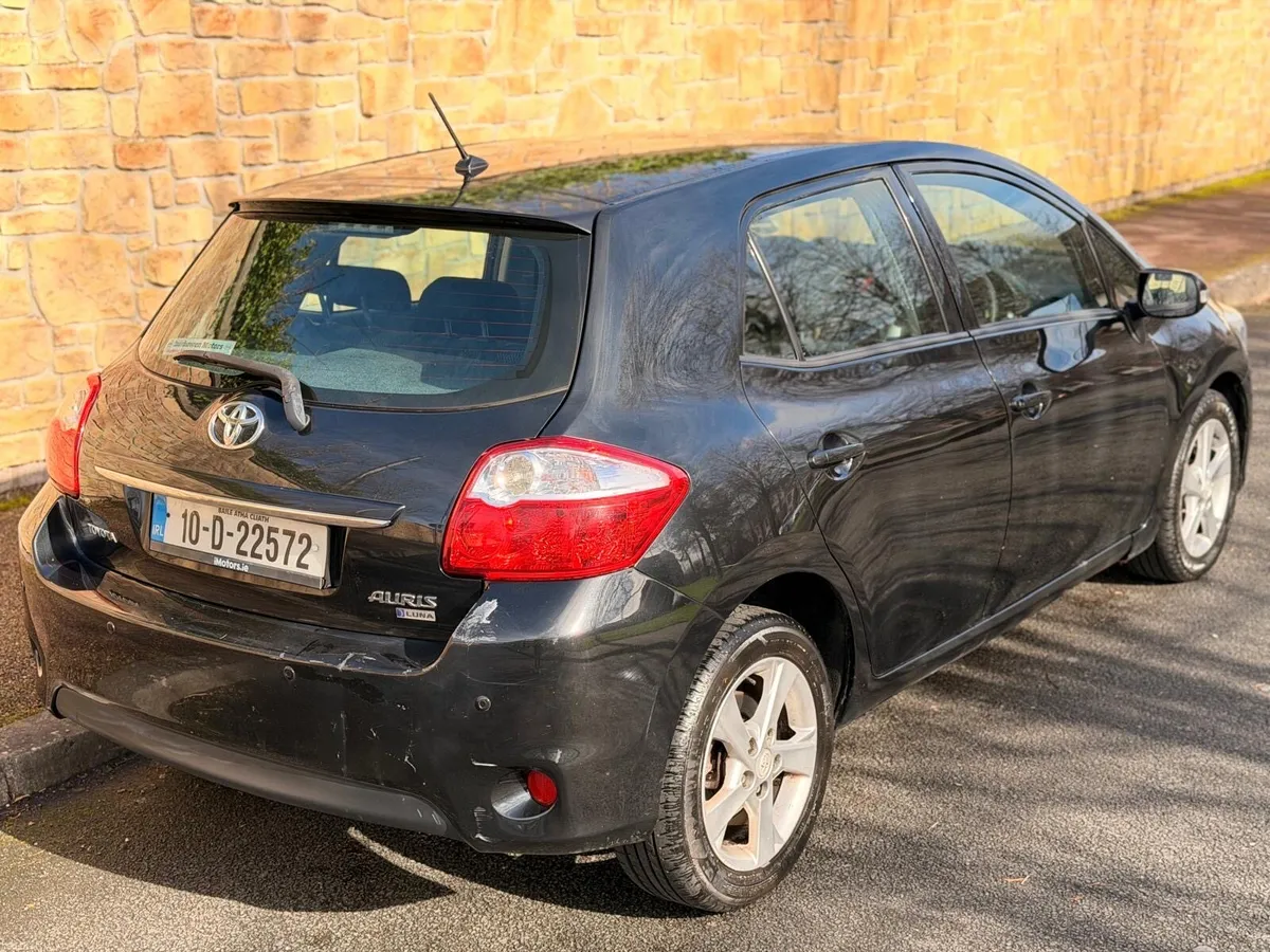 Toyota Auris 1.4L AUTOMATIC NCT 9/26 FSH - Image 4
