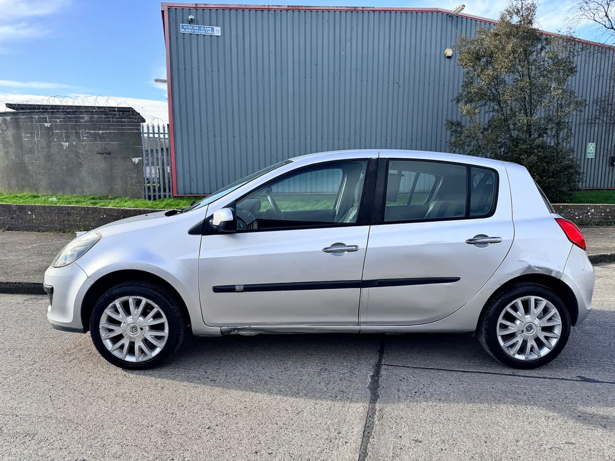 Renault Clio 2010 1.2 petrol - Image 3