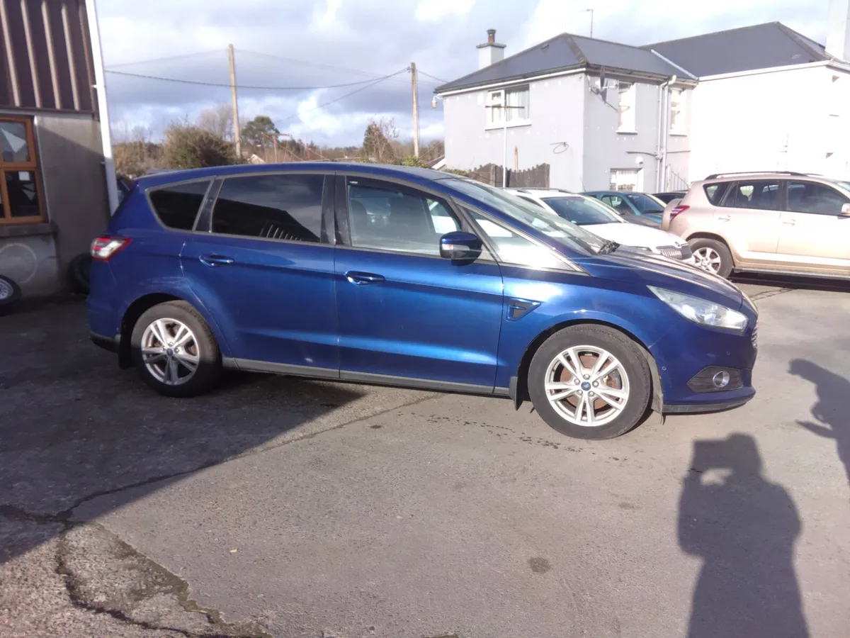 Ford S-Max 2017 7 Seater - Image 4