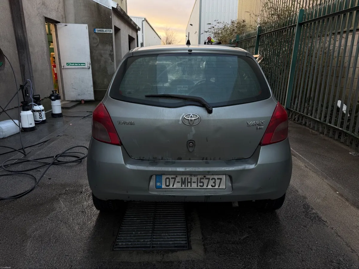 Toyota Yaris 2007 - Image 4