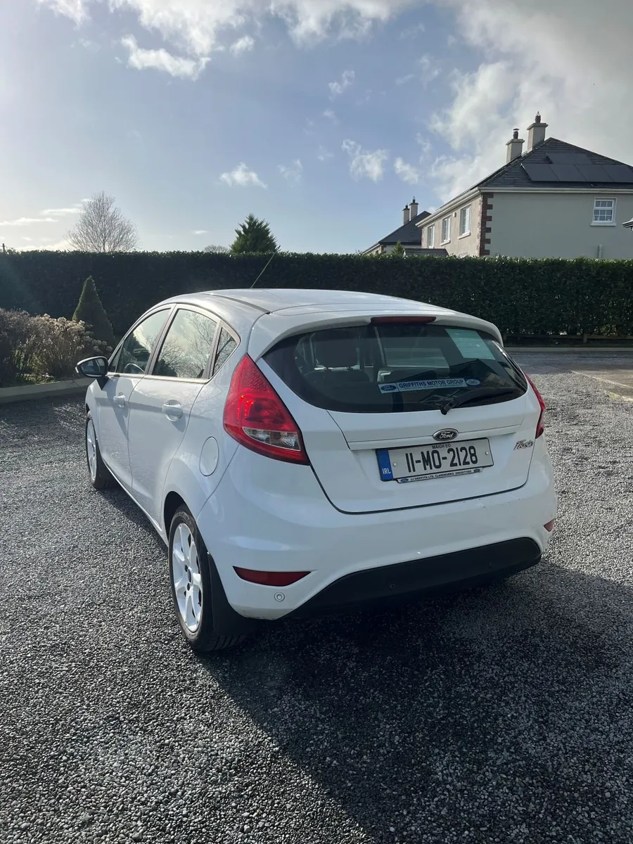 Ford Fiesta colour line 2011 - Image 2