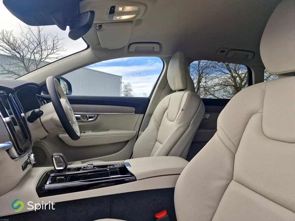 Volvo V90 T6 "Plug In Hybrid" AWD, Plus (Dark Them - Image 4
