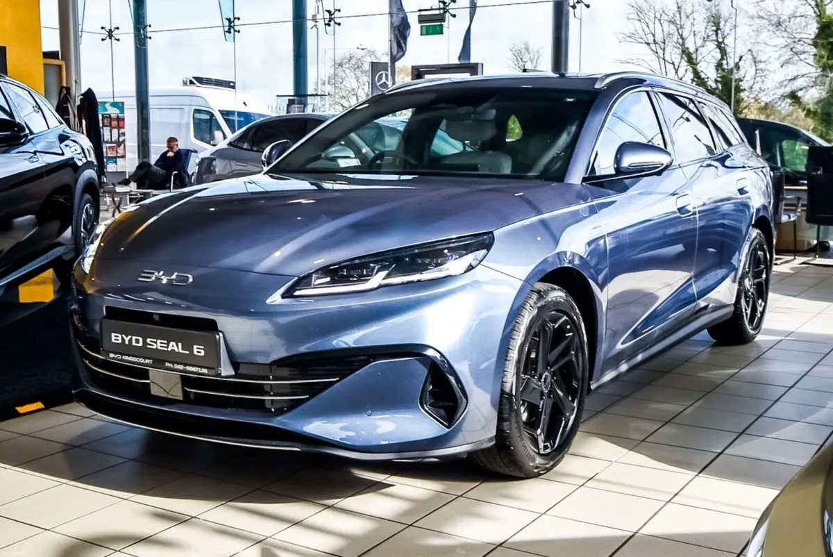 BYD SEAL Seal 6 Touring Comfort Plug in Hybrid - Image 3