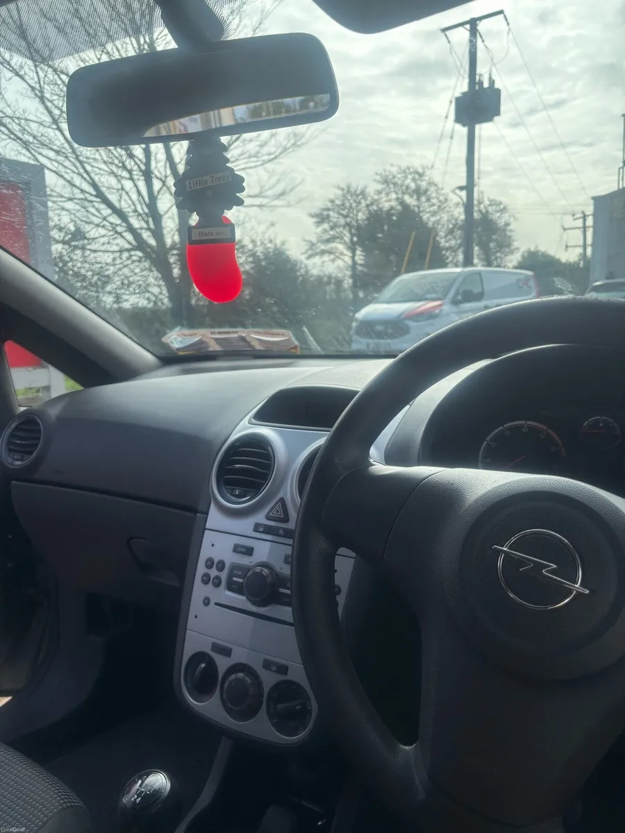 2011 Vauxhall Corsa 1.0L - Image 4