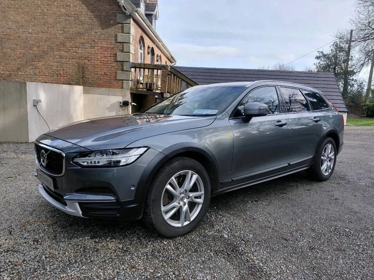 Volvo V90 Cross Country - Image 2