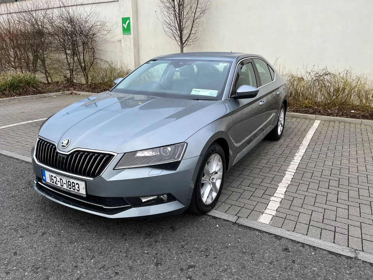 Skoda Superb 2016 2.0L DIESEL,LIW MILEAGE,HIGH SPE - Image 4