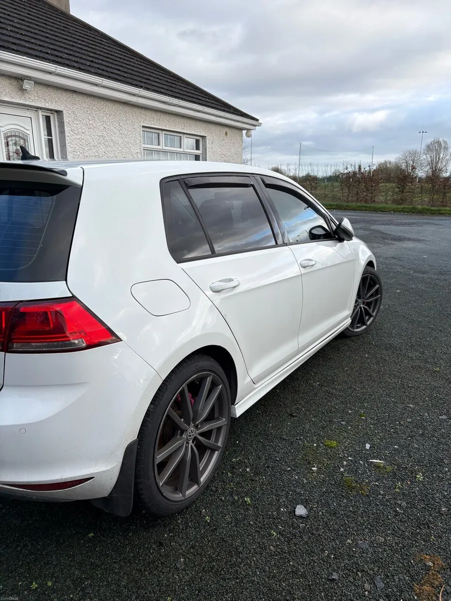 Volkswagen Golf - Image 4