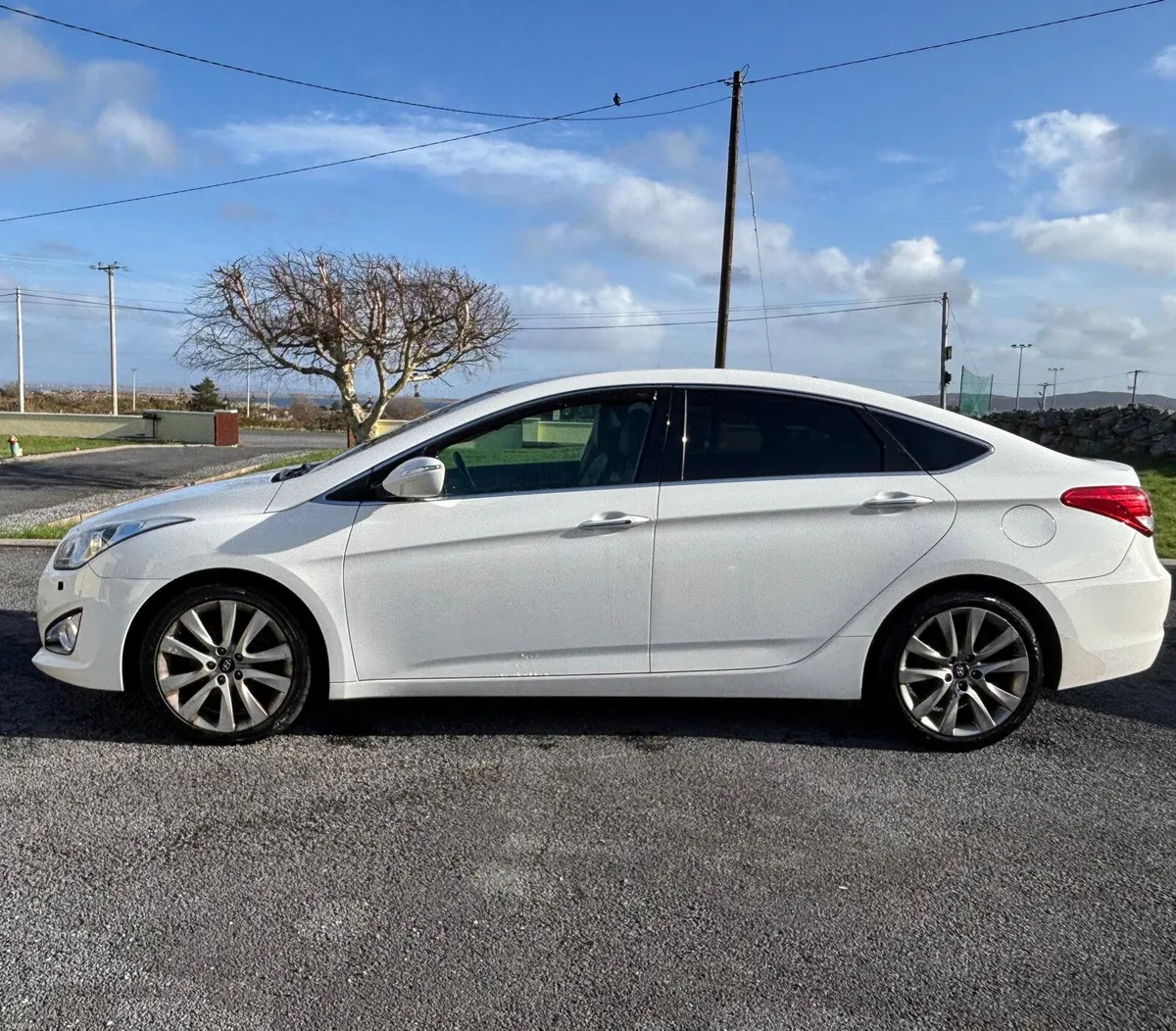 2012 Hyundai i40 Nct 02/27 Manual - Image 1