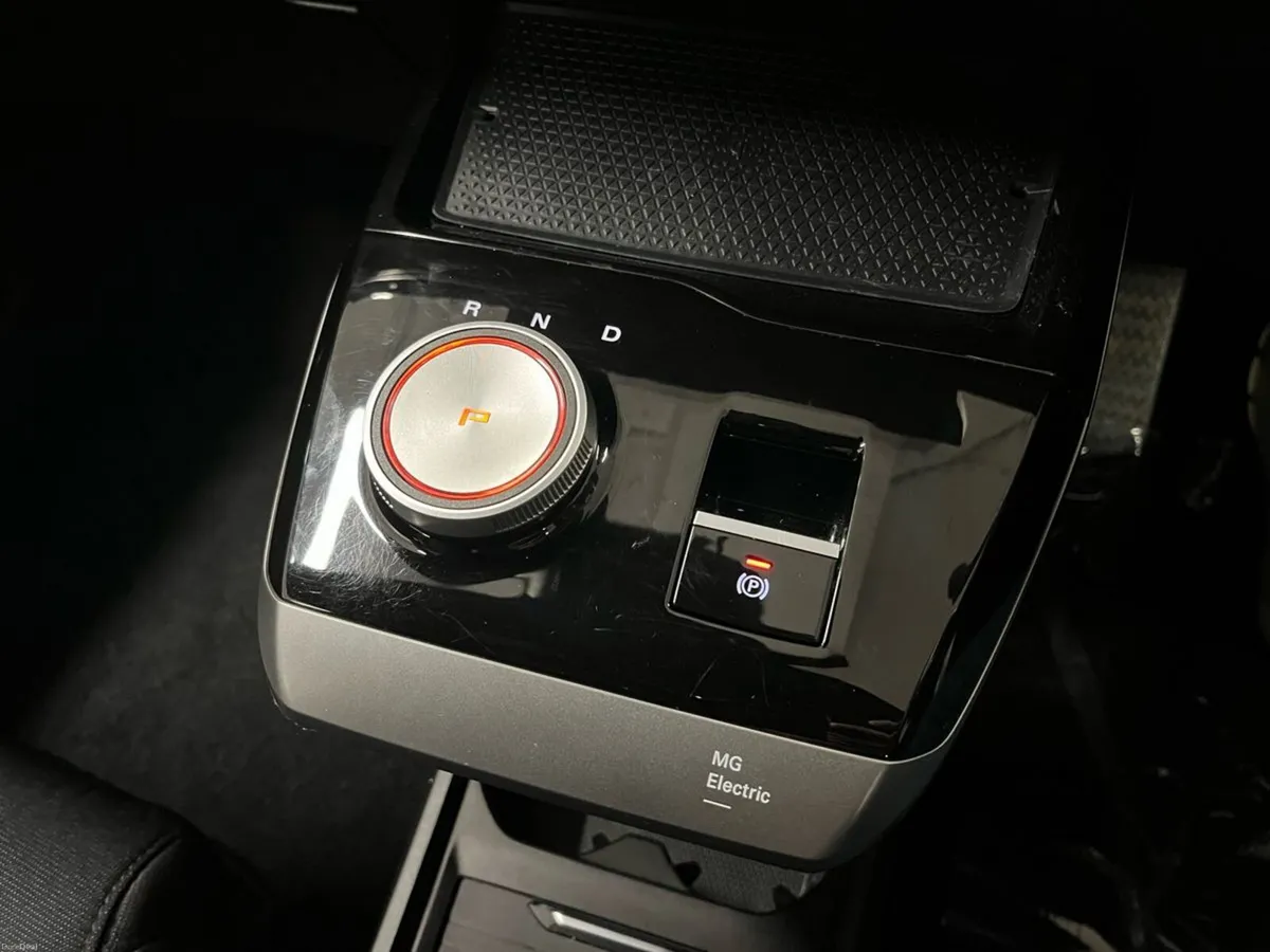 MG MG4 Trophy EV 64kWh 203BHP - Reversing Camera - - Image 4