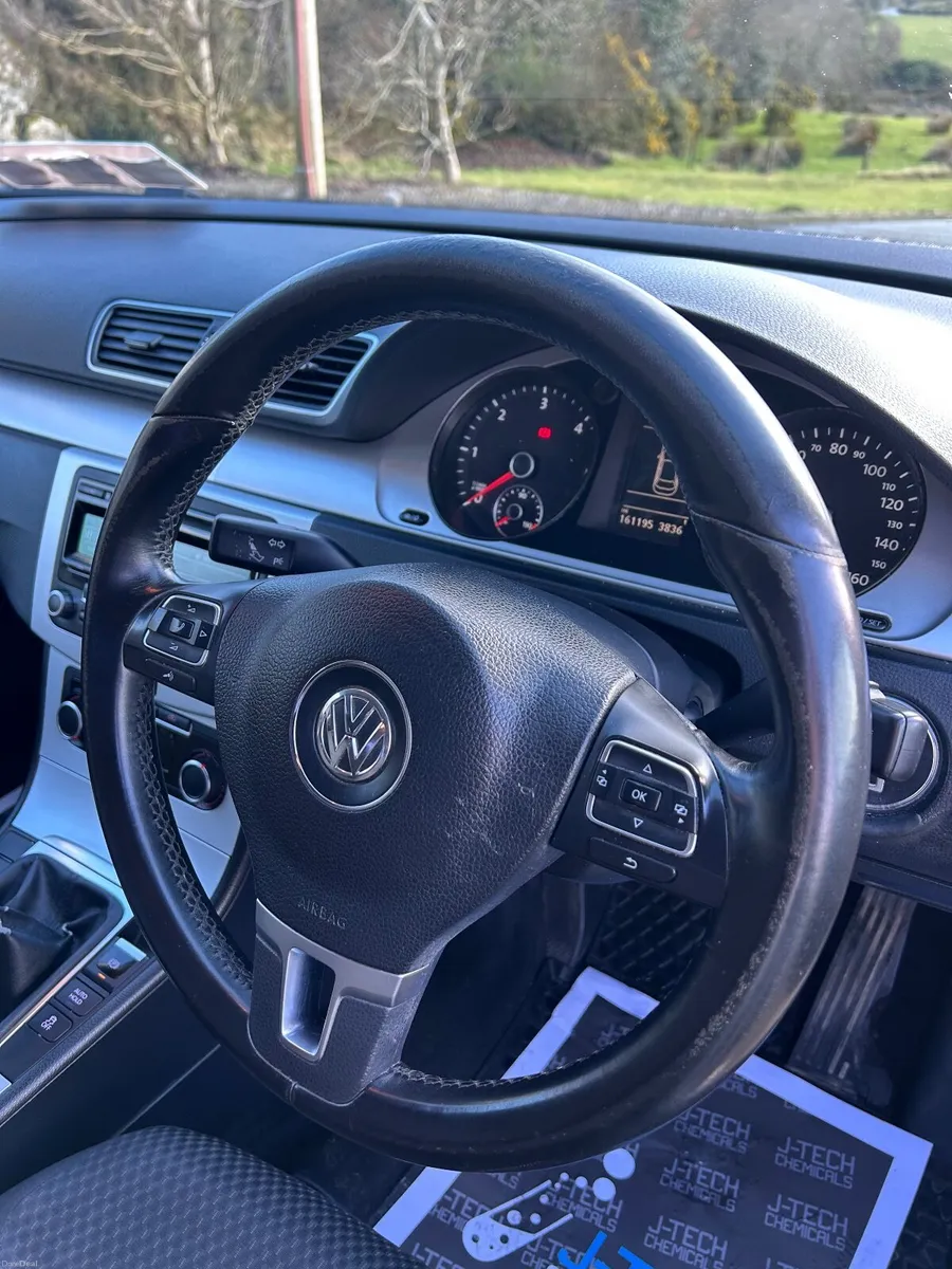 Volkswagen Passat 2013 - Image 4