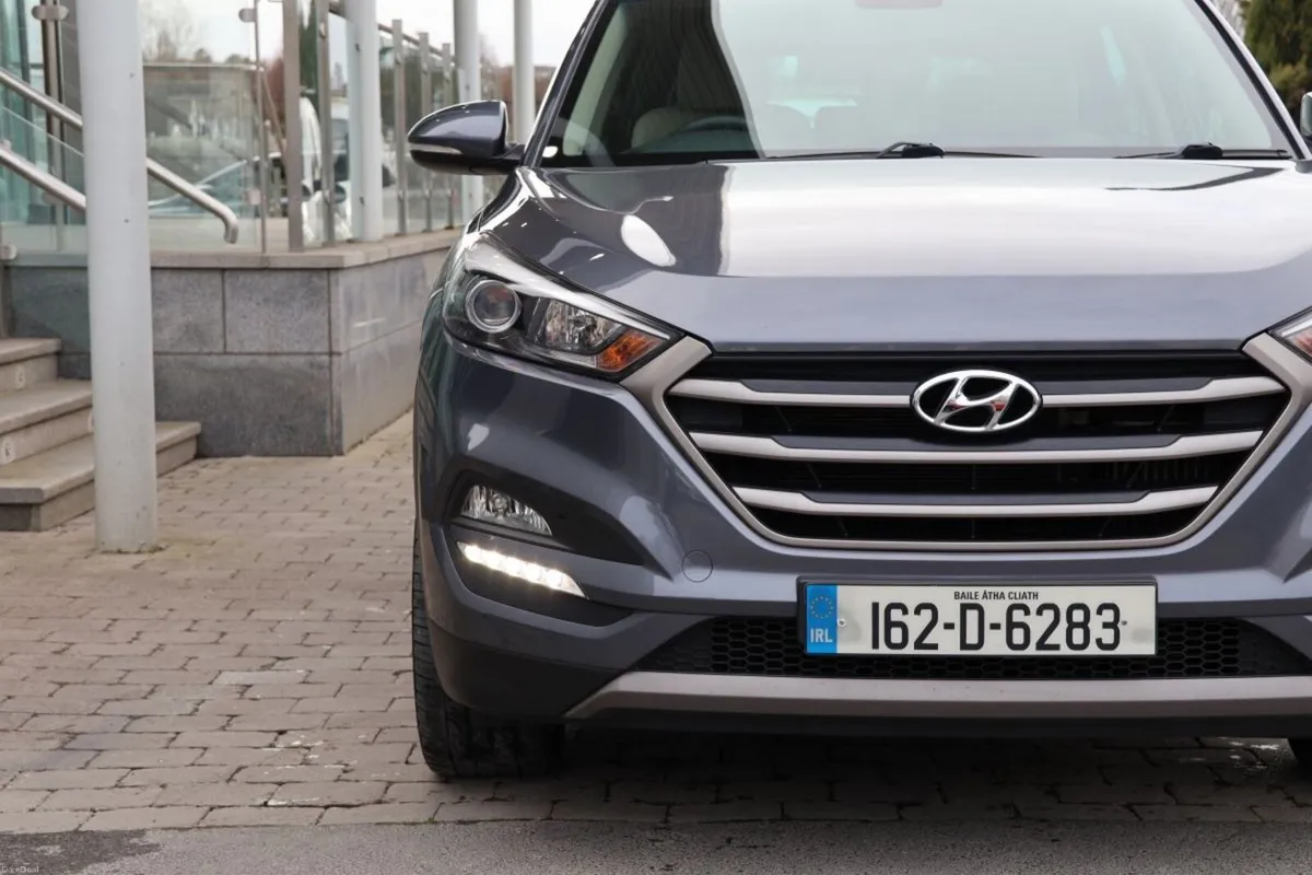 Hyundai Tucson 1.7 D Executive - Image 3