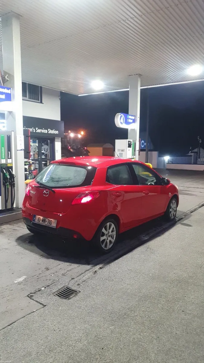Mazda 2 - Image 2
