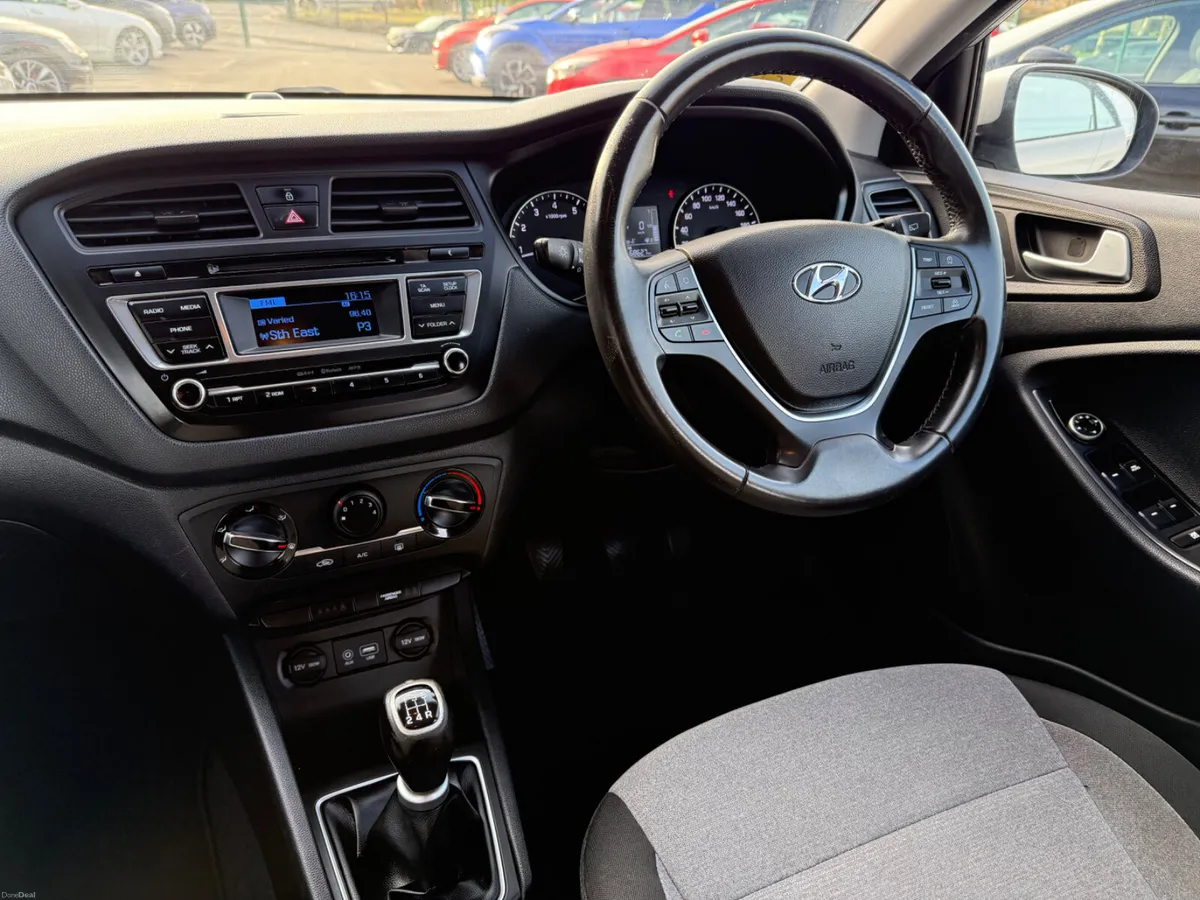 2016 Hyundai i20 1.2P Deluxe 5dr - Image 3